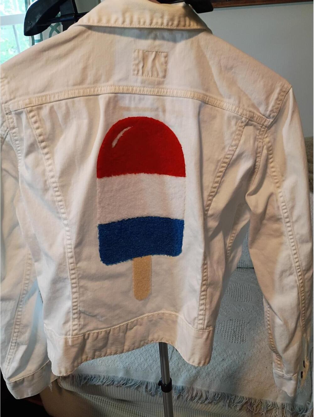 Lucky Brand White Denim Jacket Size S USA 250 Crab Patch Distressed Hem